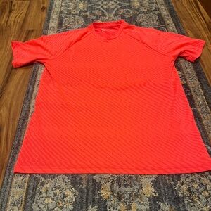 Under Armour active t shirt
